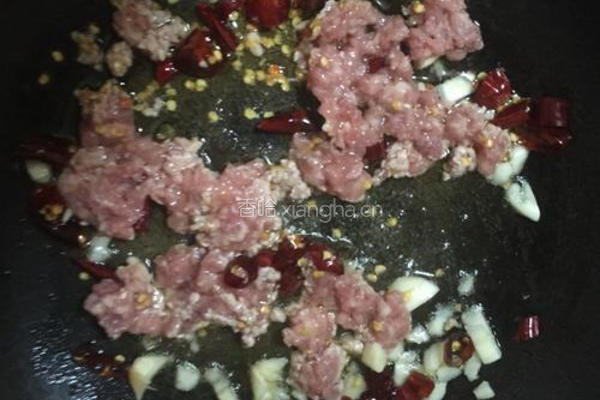 酸豆角炒肉沫的做法图解3
