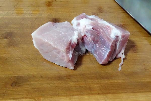 莴苣炒肉的做法图解1