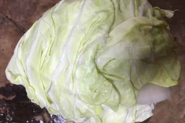 清炒卷心菜的做法图解1