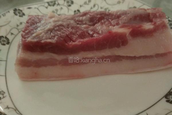 青椒回锅肉的做法图解1