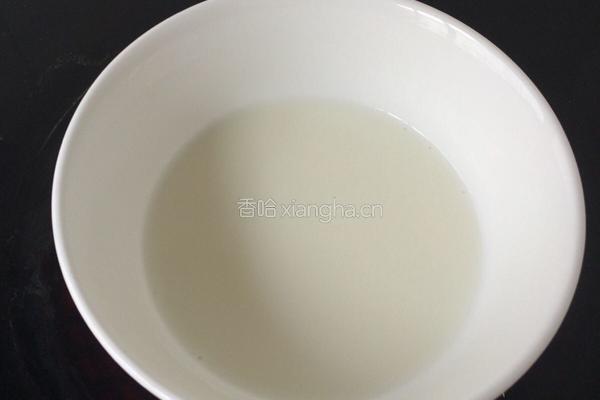 酸奶芒果慕斯蛋糕的做法图解2