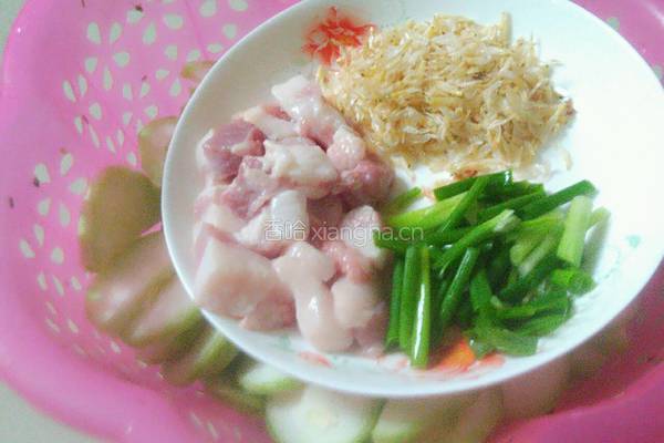 角瓜炒肉的做法图解2