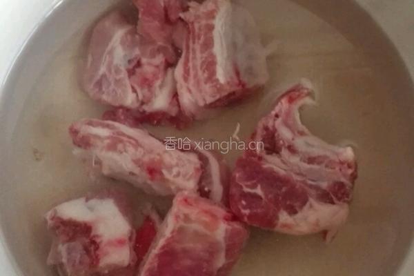 山药玉米排骨汤的做法图解1