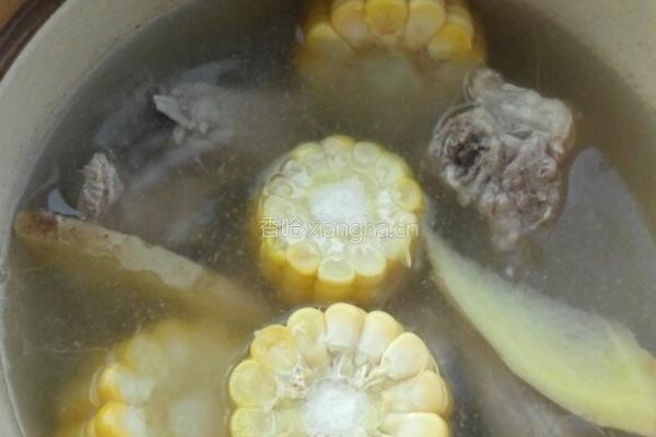 山药玉米排骨汤的做法图解5