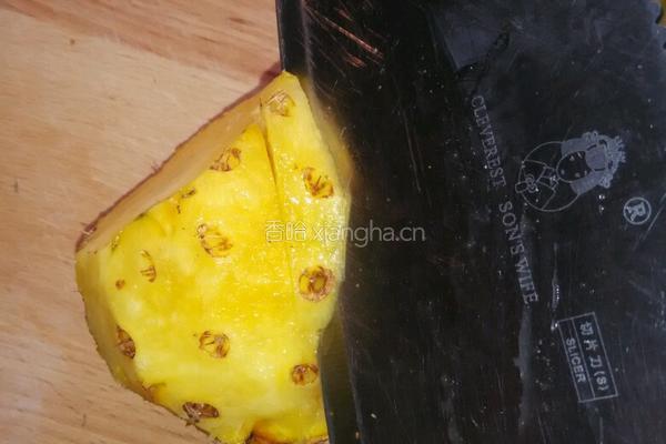 削菠萝的做法图解4