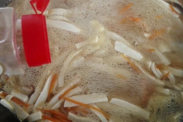 酸辣香菇豆腐汤的做法图解7