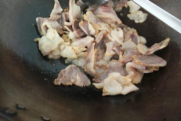 腊肉炒西兰花的做法图解4