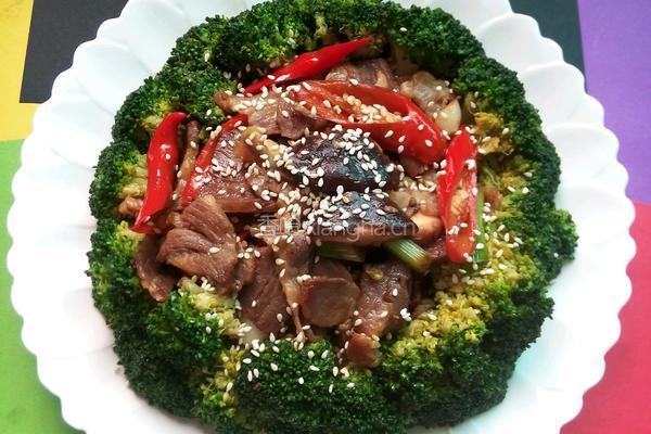 腊肉炒西兰花的做法图解5