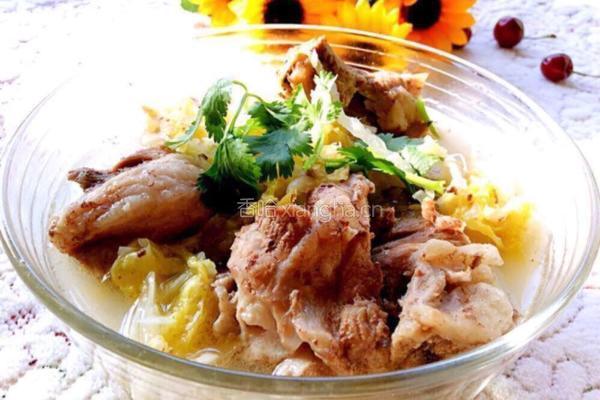 大骨头炖酸菜的做法图解7