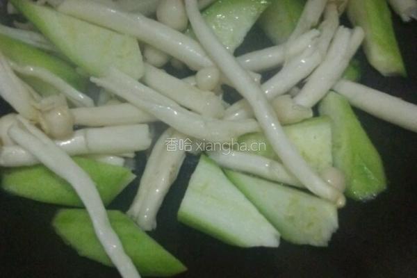 海鲜菇丝瓜肉末汤的做法图解3