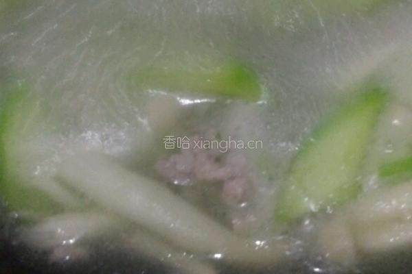 海鲜菇丝瓜肉末汤的做法图解4