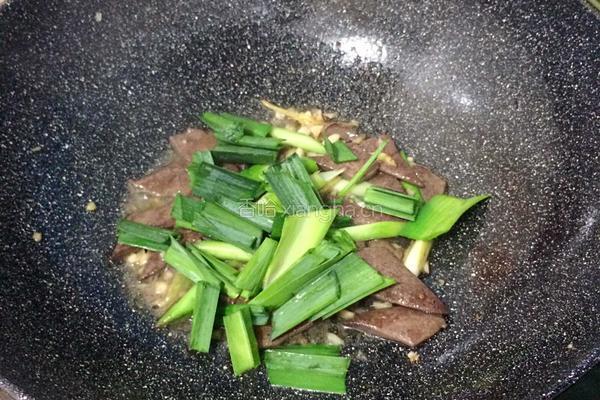 大蒜炒猪肝的做法图解9
