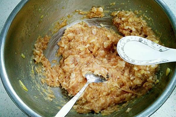 莲藕馅水饺的做法图解4