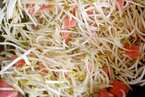 绿豆芽炒火腿的做法图解8