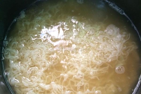 鸡蛋面条的做法图解4