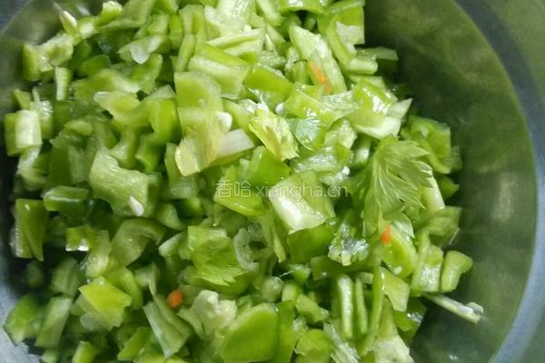 芹菜猪肉大混沌的做法图解7