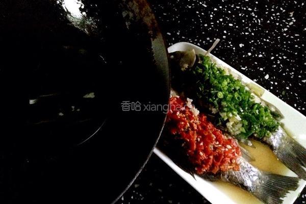 剁椒鲫鱼的做法图解17