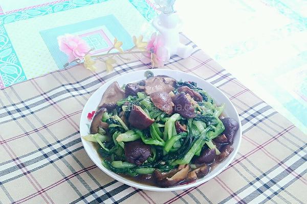 青菜炒蘑菇的做法图解5