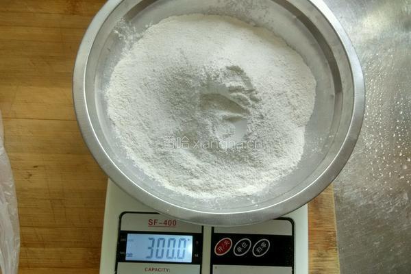 红薯凉粉的做法图解1