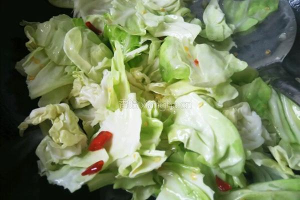 炝炒包菜的做法图解7