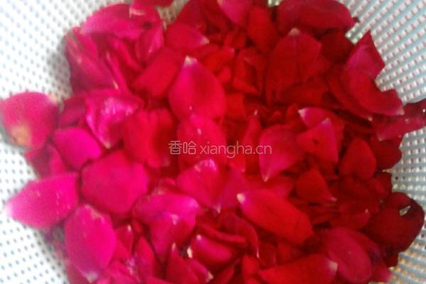 玫瑰花酱的做法图解1