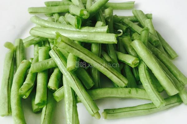 蒜泥炒豇豆的做法图解3
