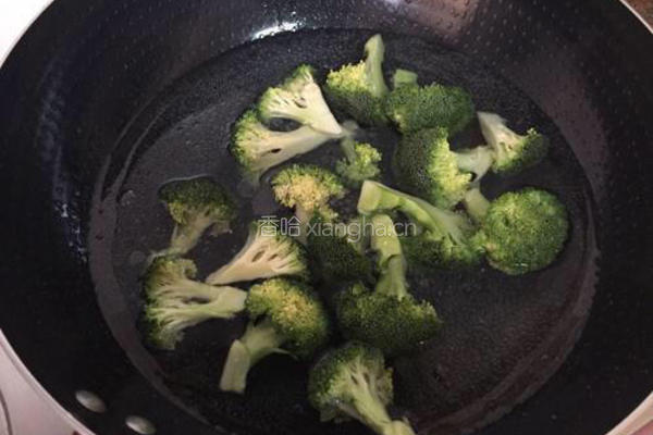 香菇西兰花的做法图解5