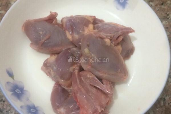 清炖鸽子汤的做法图解2