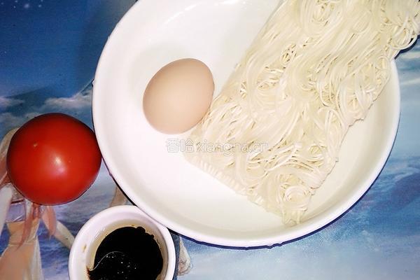 鸡蛋面条的做法图解1