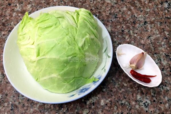 小炒圆白菜的做法图解1