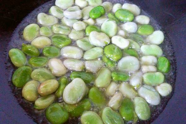 蚕豆炒韭菜的做法图解7