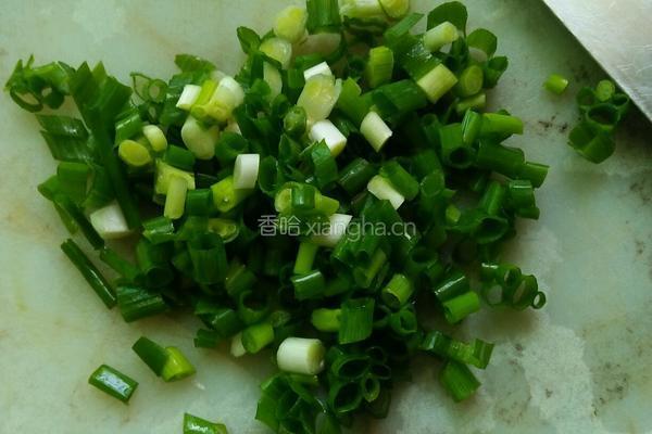 豆芽炒肉的做法图解2