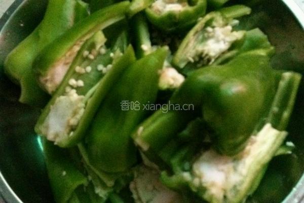 擂辣椒皮蛋的做法图解1
