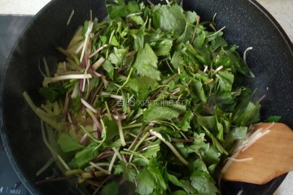 大叶芹炒土豆丝的做法图解5