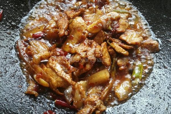 五花肉炒蒜苔的做法图解5