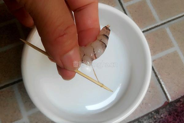 西芹炒虾仁的做法图解2