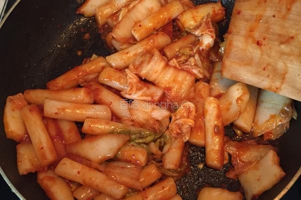泡菜炒年糕的做法图解7