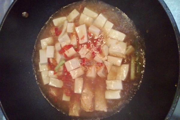 三文鱼炖豆腐的做法图解4