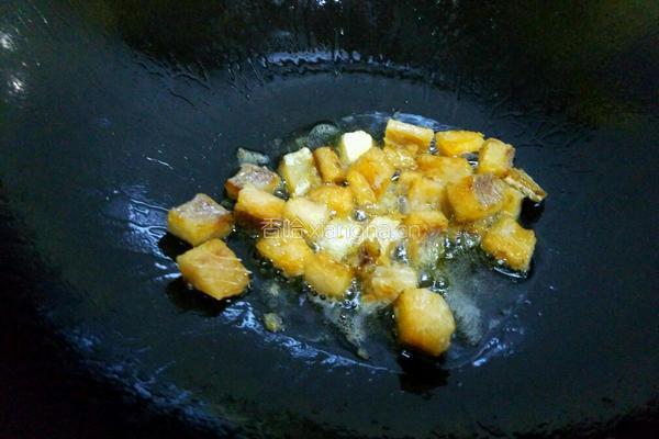 咸鱼烧茄子的做法图解7