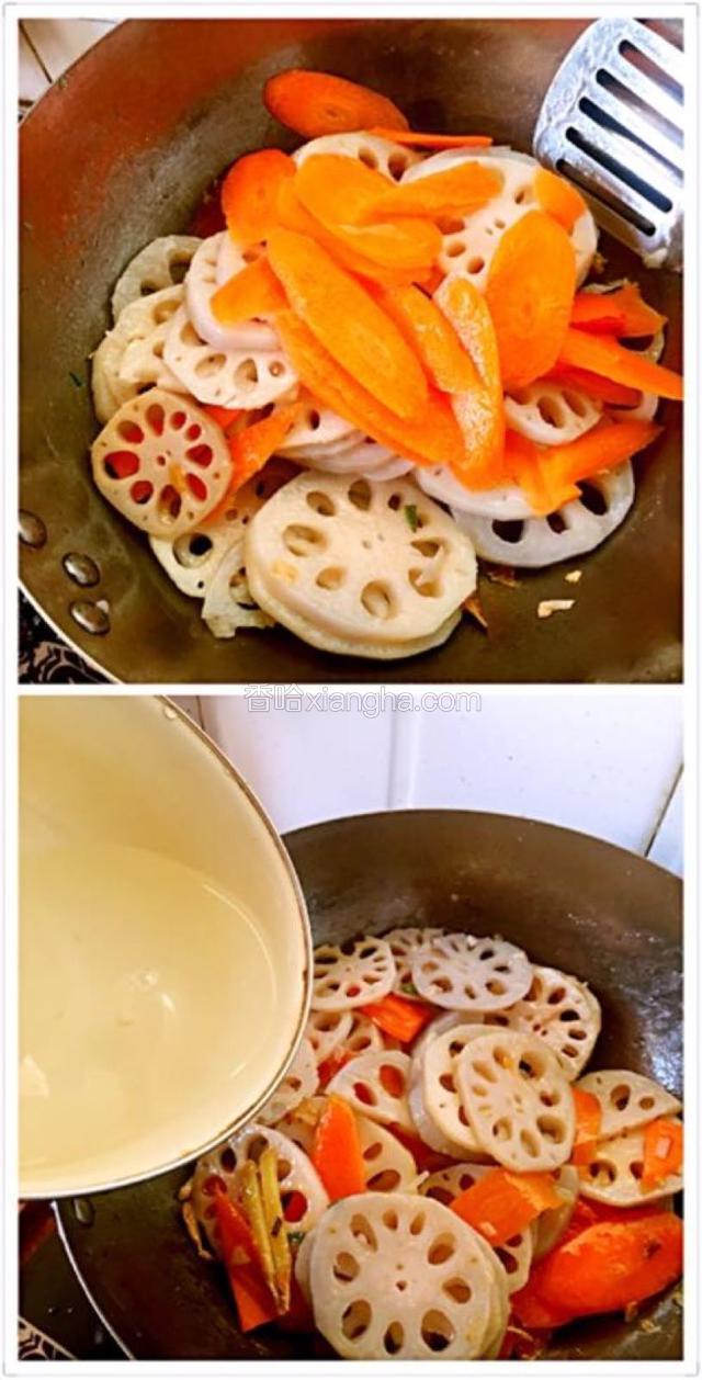 翻炒片刻倒入胡萝卜，一边撒水一边快速翻炒（撒水的时候要适量）