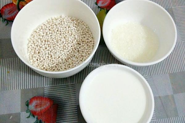 椰浆西米露的做法图解1
