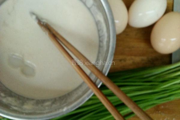 韭菜鸡蛋饼的做法图解2