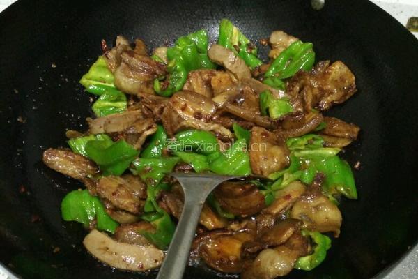 青椒回锅肉的做法图解3