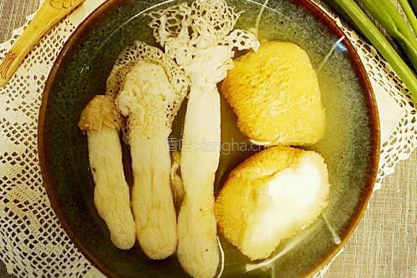 猴头菇骨头汤的做法图解3