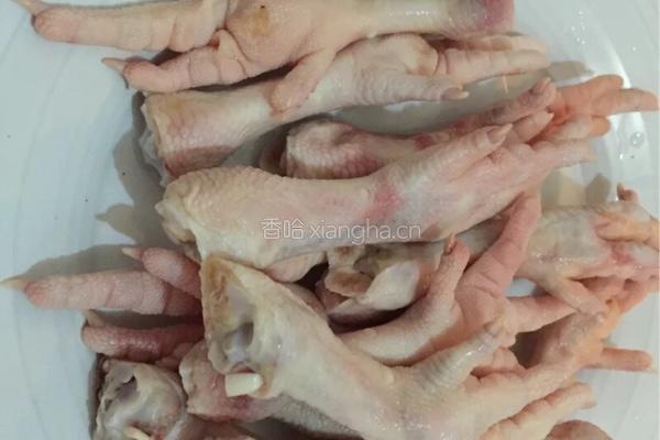 超快捷红烧鸡爪的做法图解1