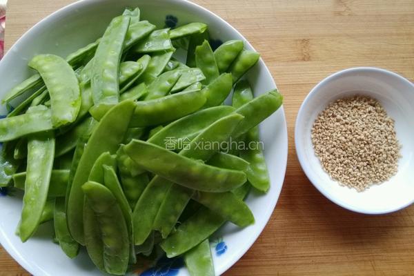芝麻荷兰豆的做法图解2
