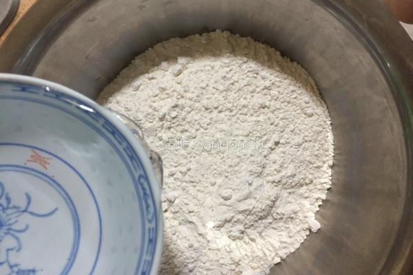 自制烙饼的做法图解1