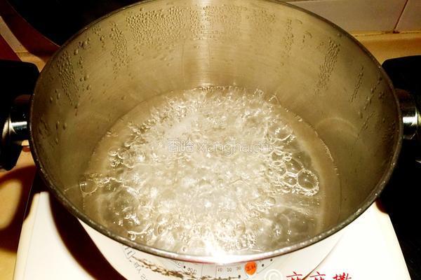 腊肠丁炒四季豆的做法图解3