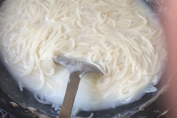 肉丝炒粉的做法图解2