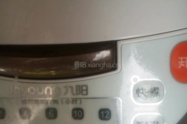 莲子银耳汤的做法图解5